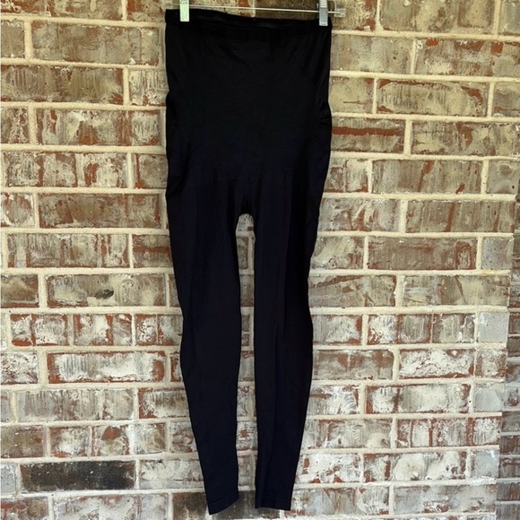 Assets by Spanx Black Shiny Leggings - Picture 4 of 5